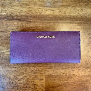 NWT MICHEAL KORS WALLET